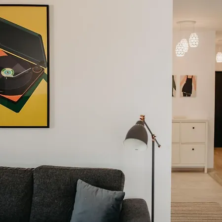 Charming Flat With Balcony & Private Parking * Timişoara