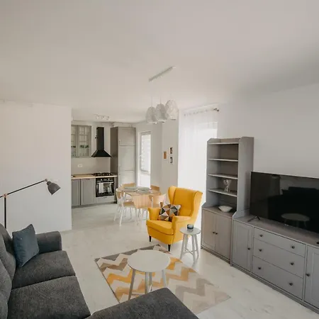 Charming Flat With Balcony & Private Parking * Timişoara