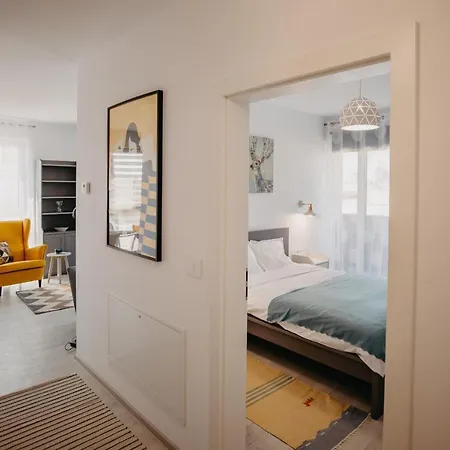 Charming Flat With Balcony & Private Parking Apartamento Timişoara