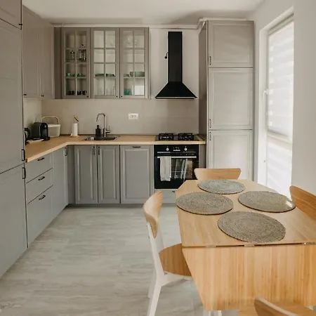 Charming Flat With Balcony & Private Parking Timişoara