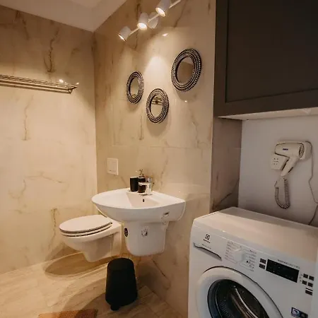Charming Flat With Balcony & Private Parking