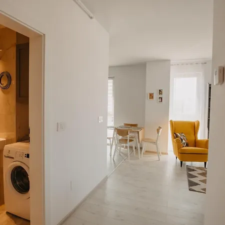 Charming Flat With Balcony & Private Parking Apartamento *